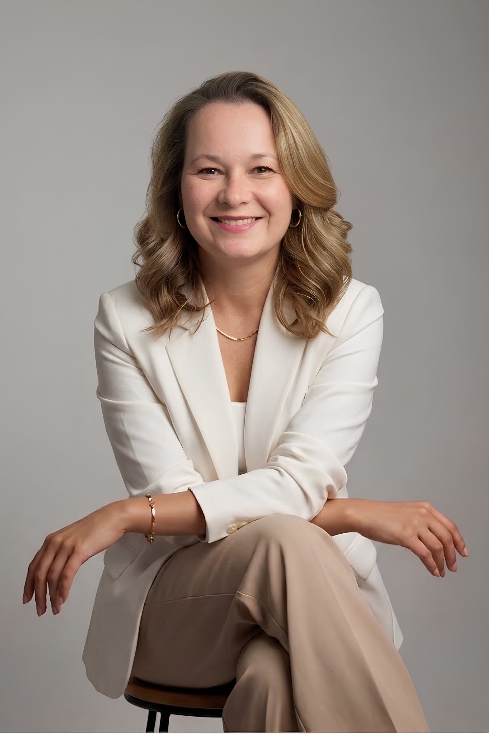 Nina, Solo Traveling CEO